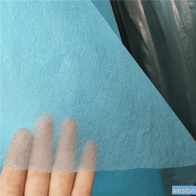Comment installer un tissu barrière contre les mauvaises herbes ?