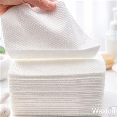 La bonne façon d'utiliser les lingettes pour bébé
